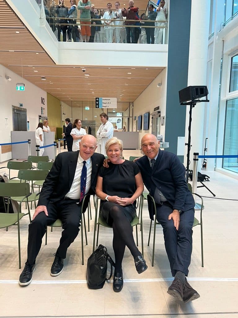 Radiumhospitalets Venner og Siv Jensen
